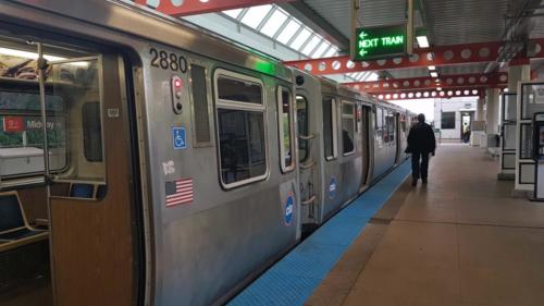 Le métro chicagoan, gris métallisé: typique des USA !